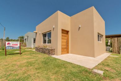 Season Rentals, Sale  Maldonado Punta Colorada