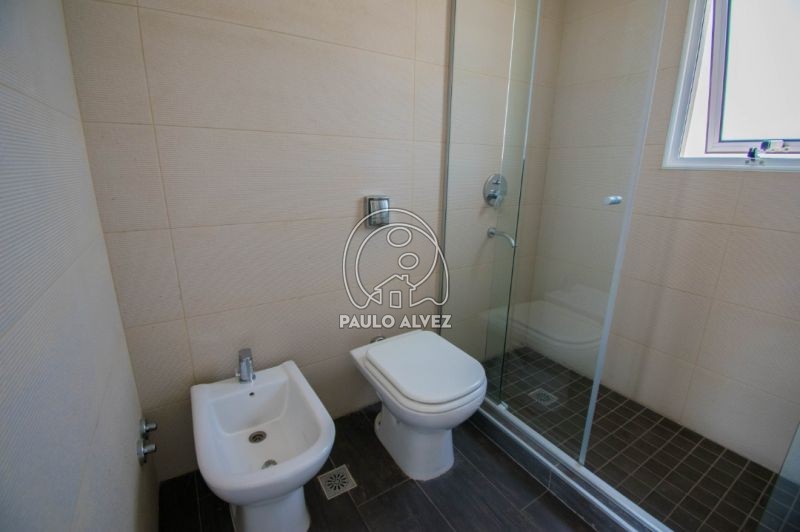 Ba&ntilde;o de uso com&uacute;n