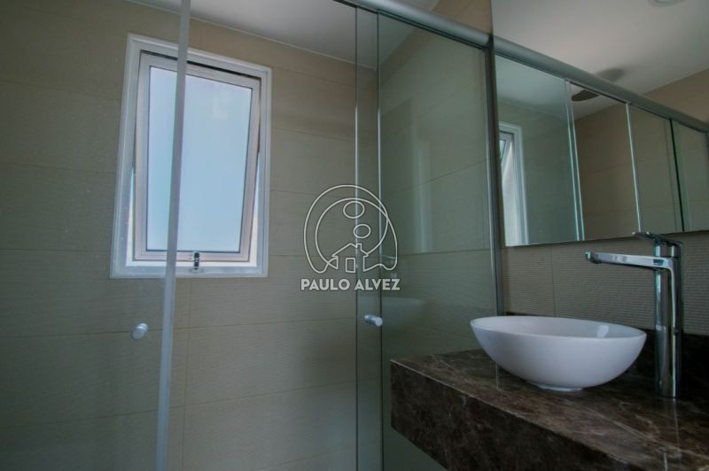 Ba&ntilde;o de uso com&uacute;n