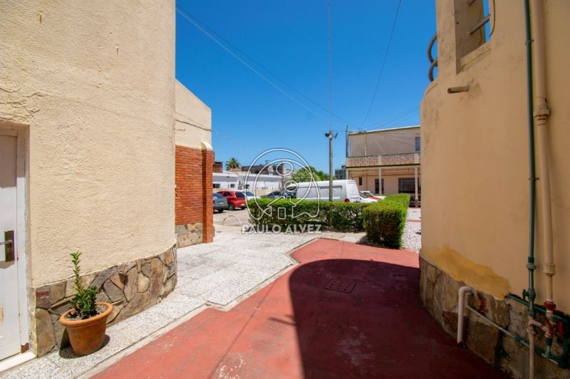 Estacionamiento y garaje