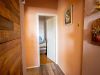 Pasillo a dormitorio y baño 