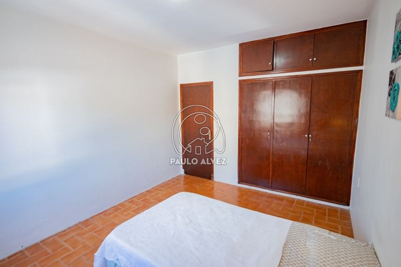Dormitorio con placares empotrados