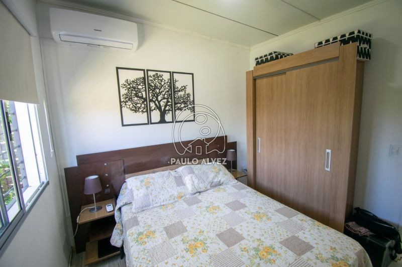 dormitorio con aire acondicionado