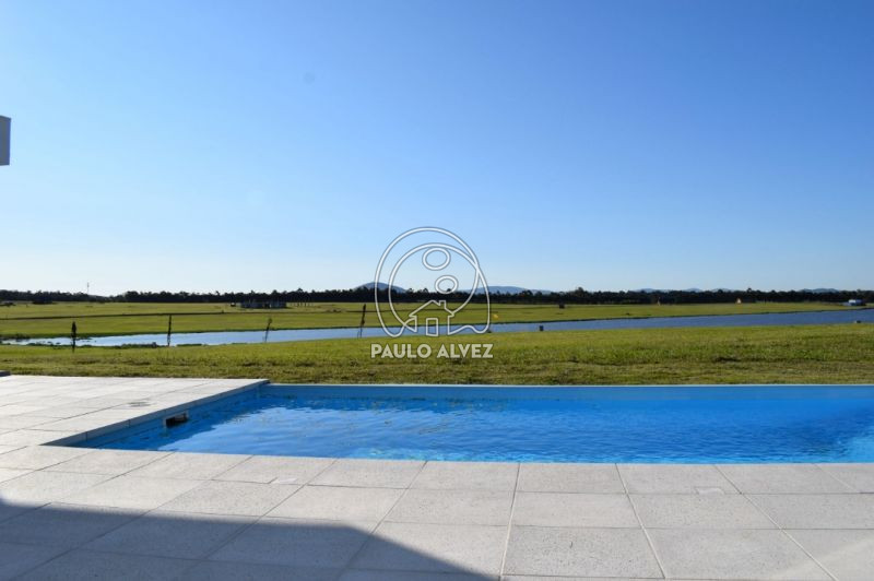 Vista desde la piscina