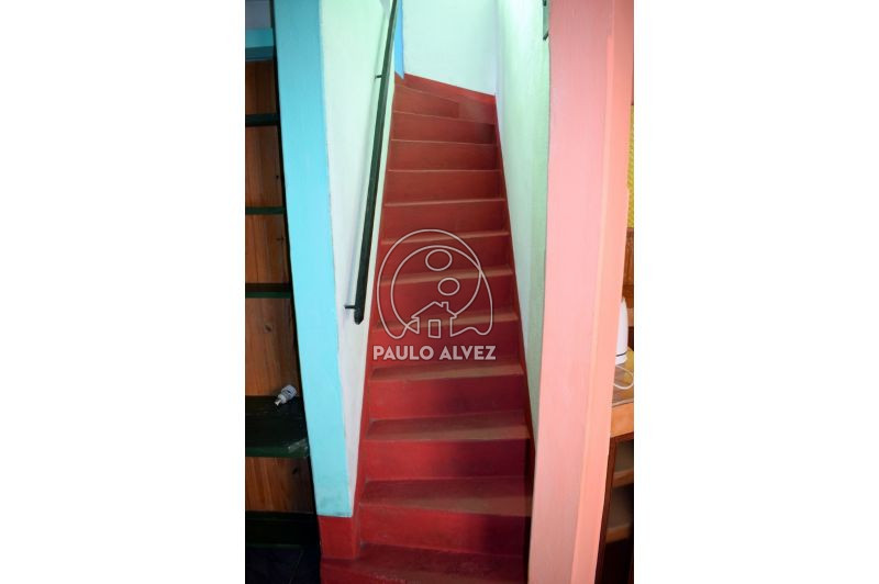 Escalera a planta alta