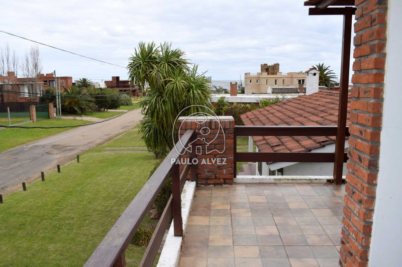 Balcón con vista al mar