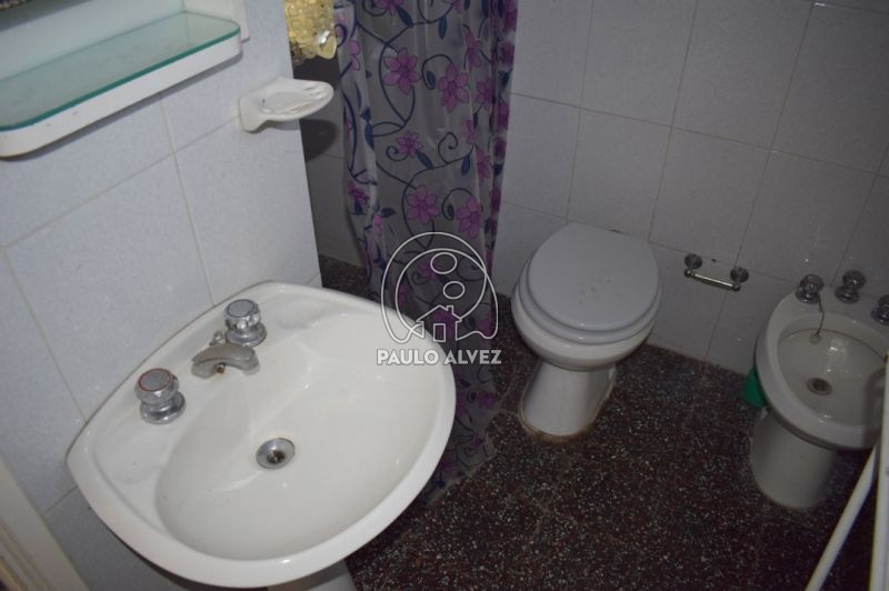 Baño de servicio