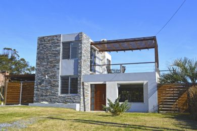 Season Rentals  Maldonado Punta Colorada