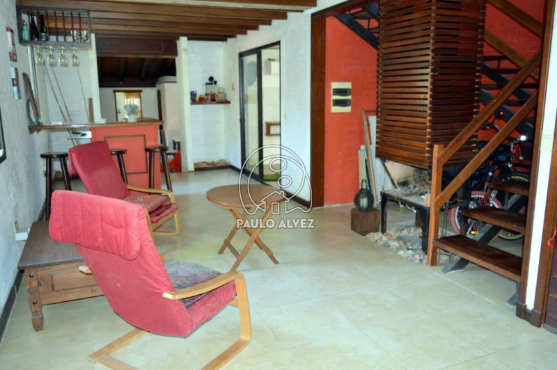 Living con estufa a le&ntilde;a