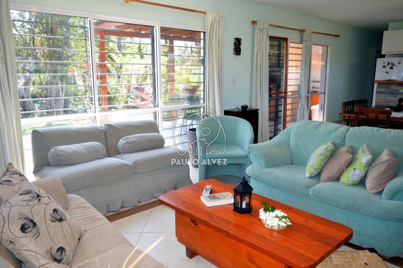 Puertas ventana al fondo