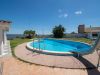 Piscina con vista al mar