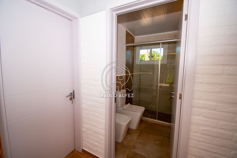 Pasillo a baño 