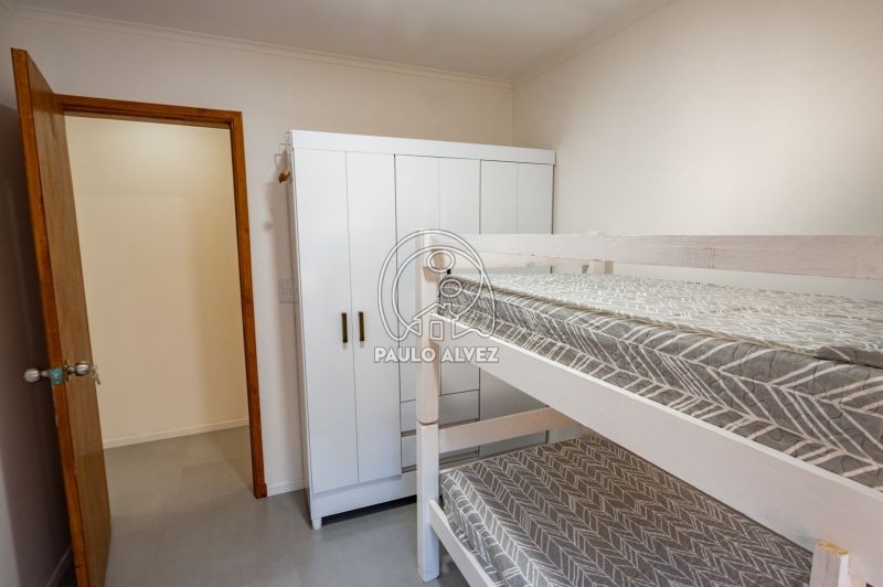 Dormitorio con cama cucheta 