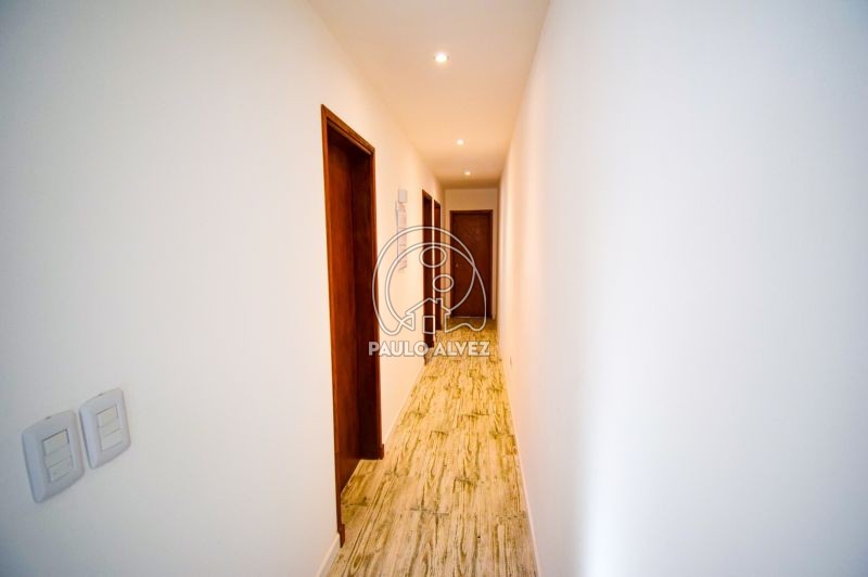 Pasillo distribuidor 