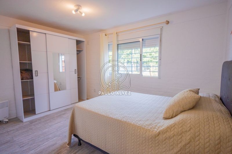 Dormitorio con placar 