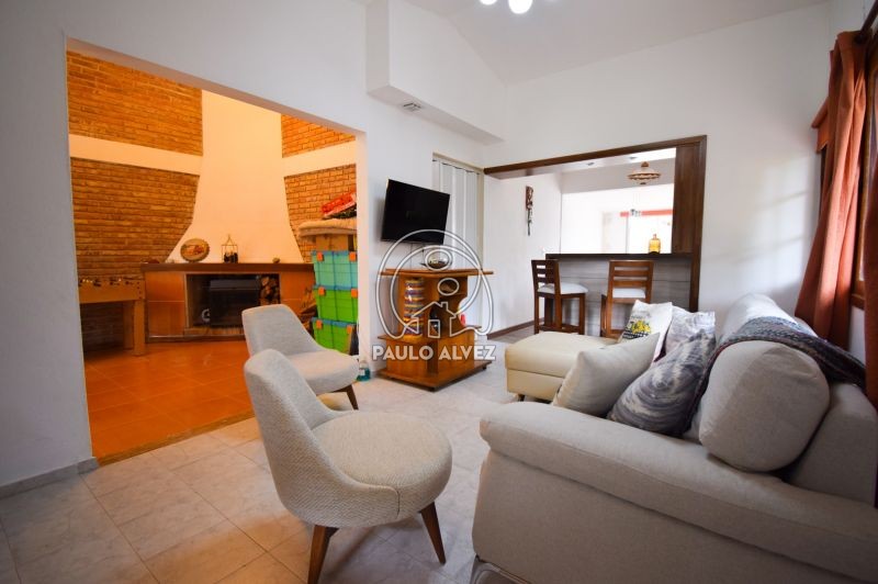 Ingreso a segundo living-comedor