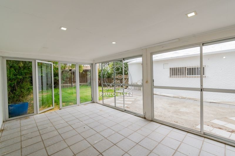 Barbacoa con ventanales 