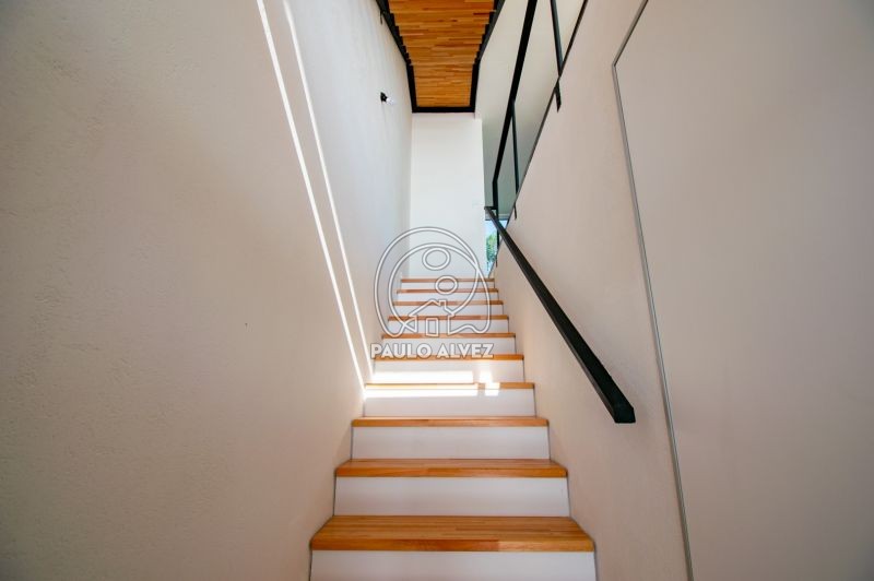 Escalera a segundo piso 