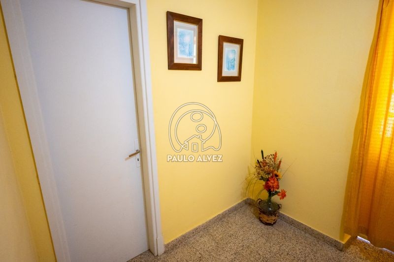 Pasillo a primer dormitorio