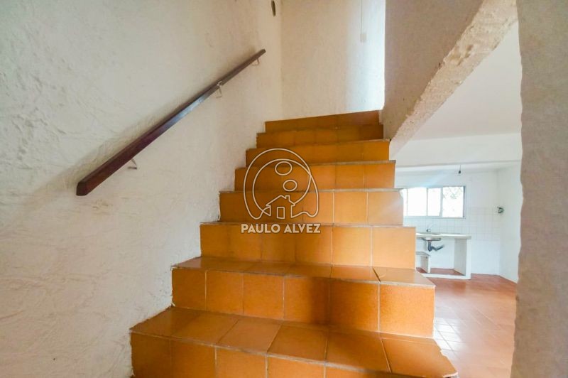 Acceso a planta alta