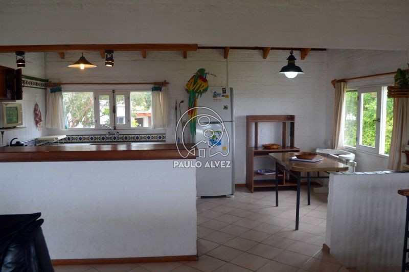 Cocina definida por barra 