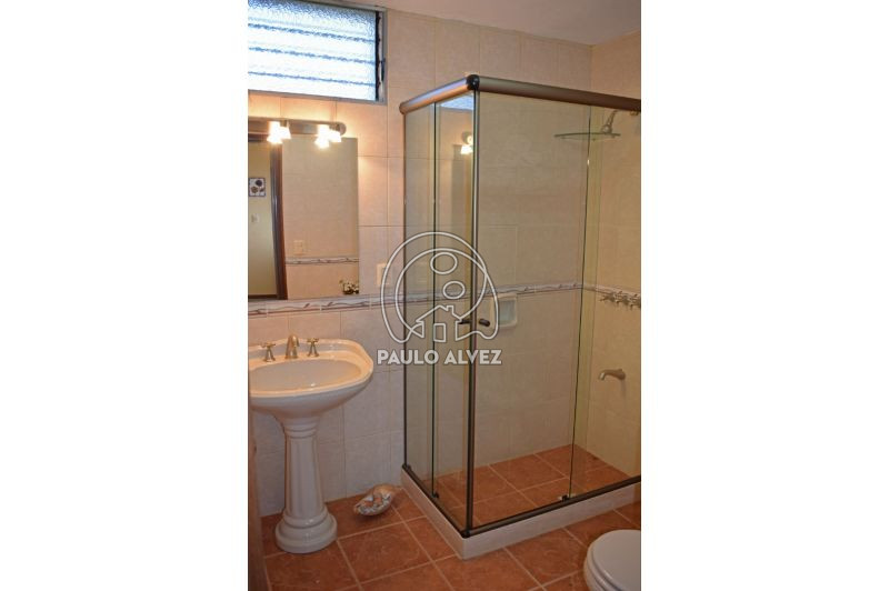 Segundo ba&ntilde;o completo