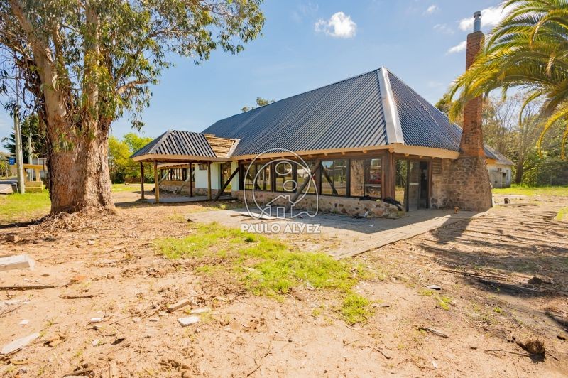 Predio de 2196 m&sup2;