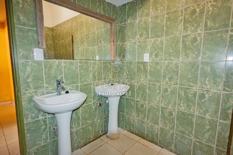 Ba&ntilde;o 
